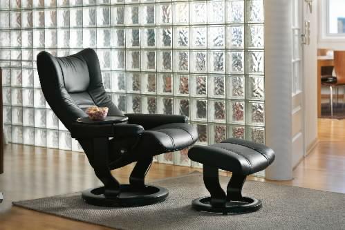Wing medium stressless store chair & ottoman